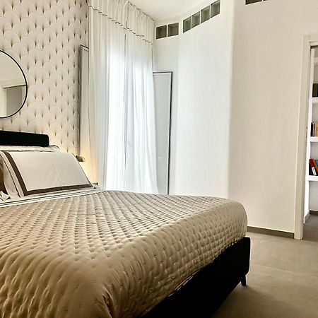Via Dante Luxury Home Бари Екстериор снимка