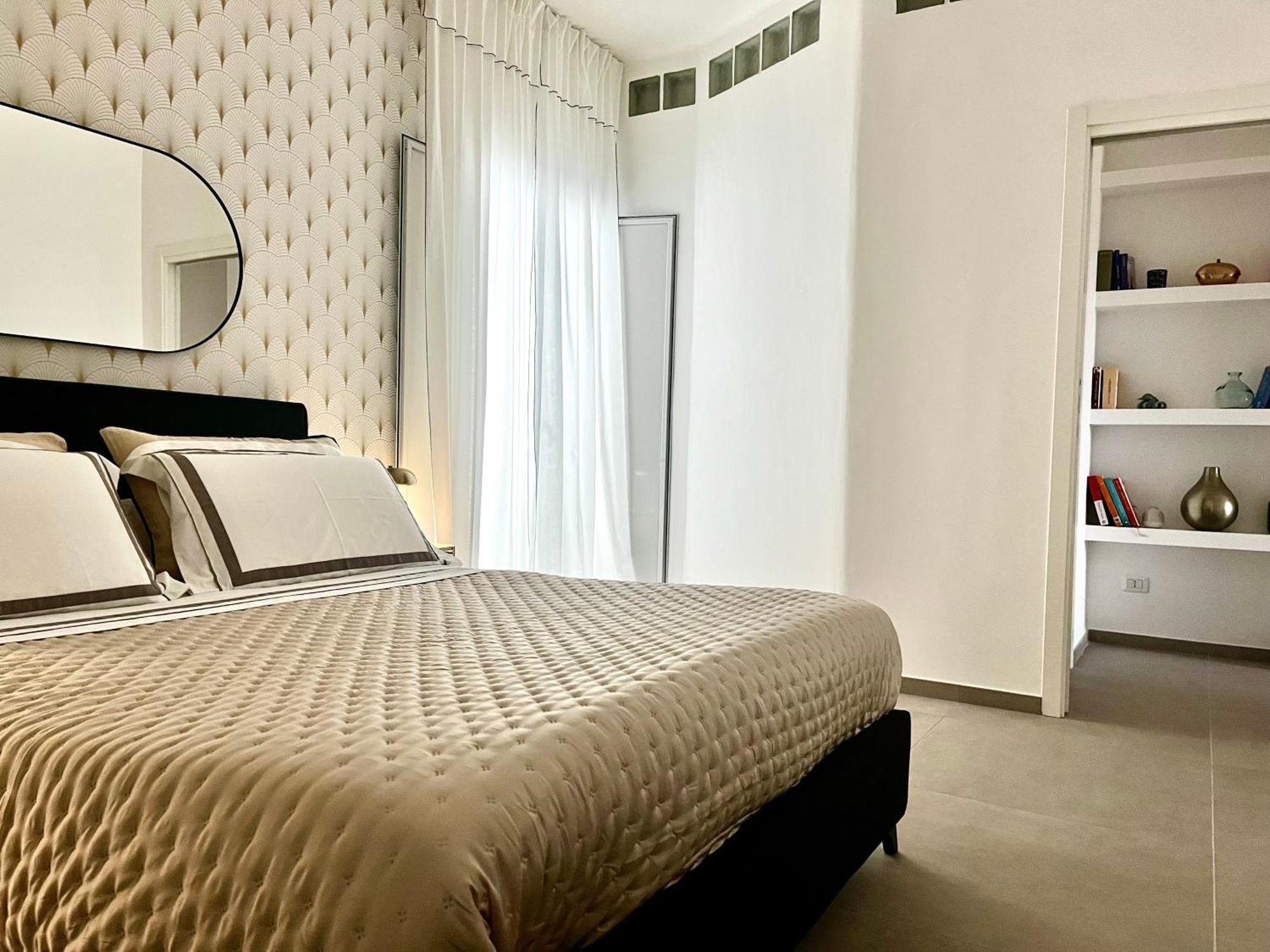 Via Dante Luxury Home Бари Екстериор снимка