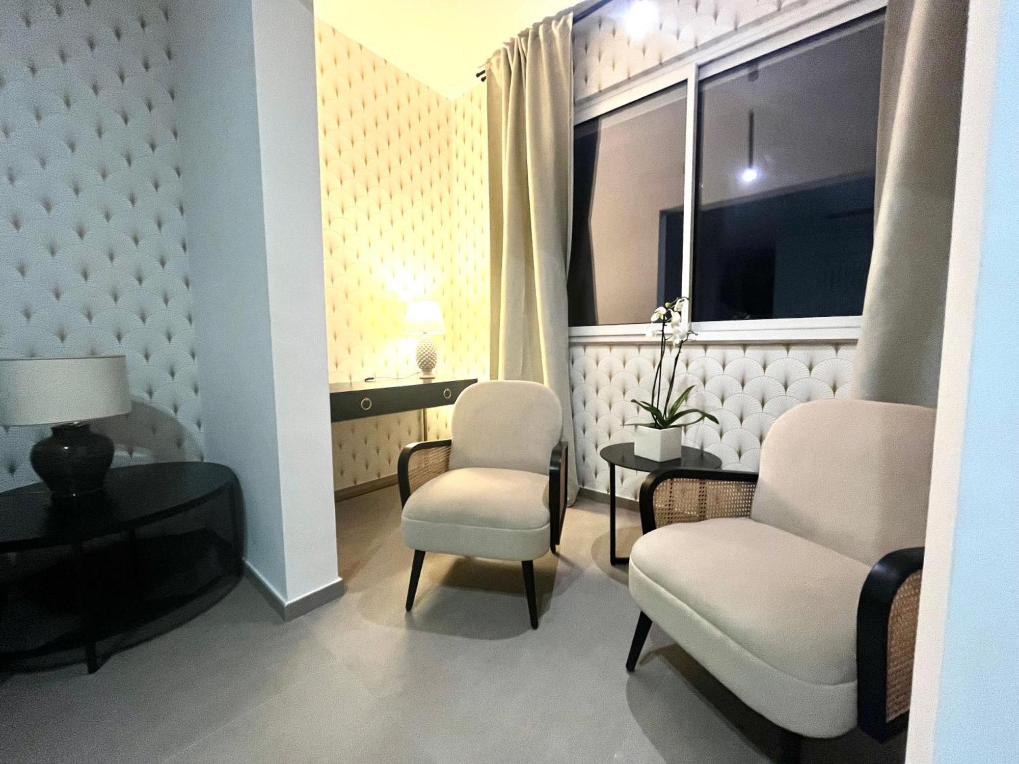 Via Dante Luxury Home Бари Екстериор снимка