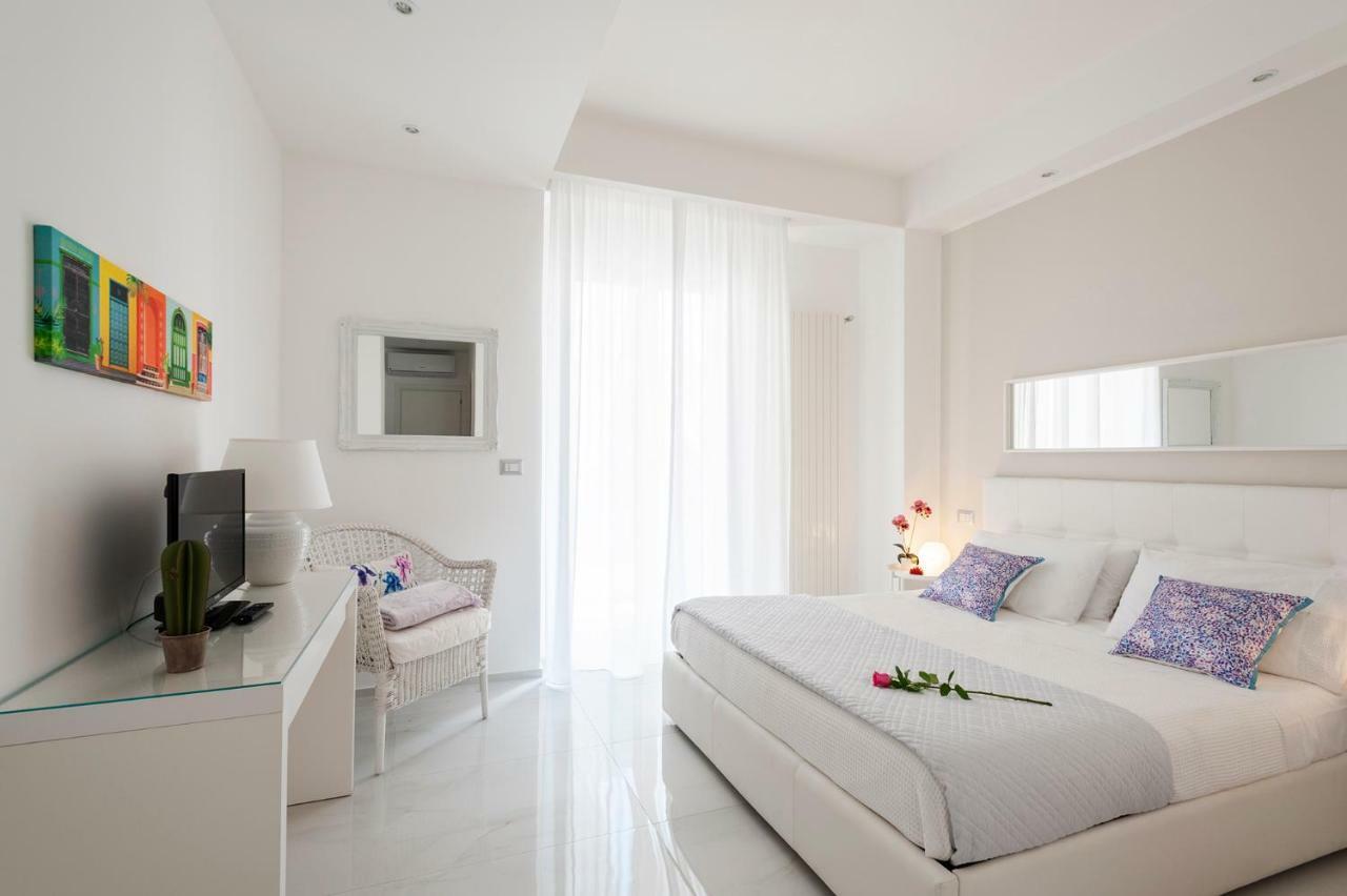 Via Dante Luxury Home Бари Екстериор снимка